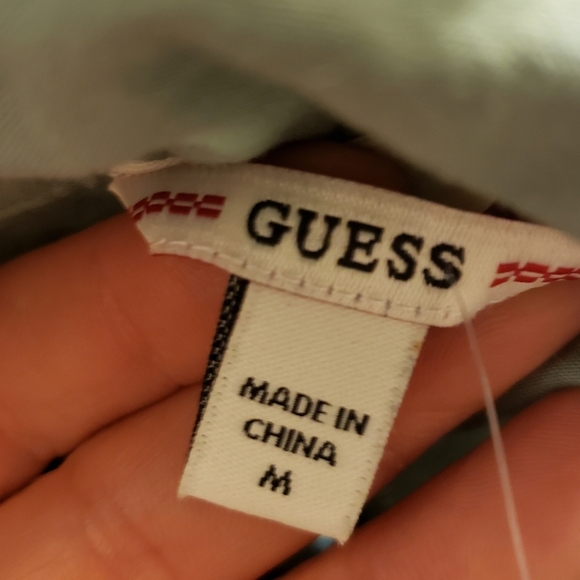 Guess Size Medium - Picture 4 of 4